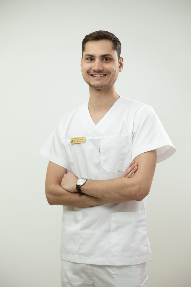 Dr Ion Munteanu, specialist stomatologie estetică și protetică la clinica Dr Olga
