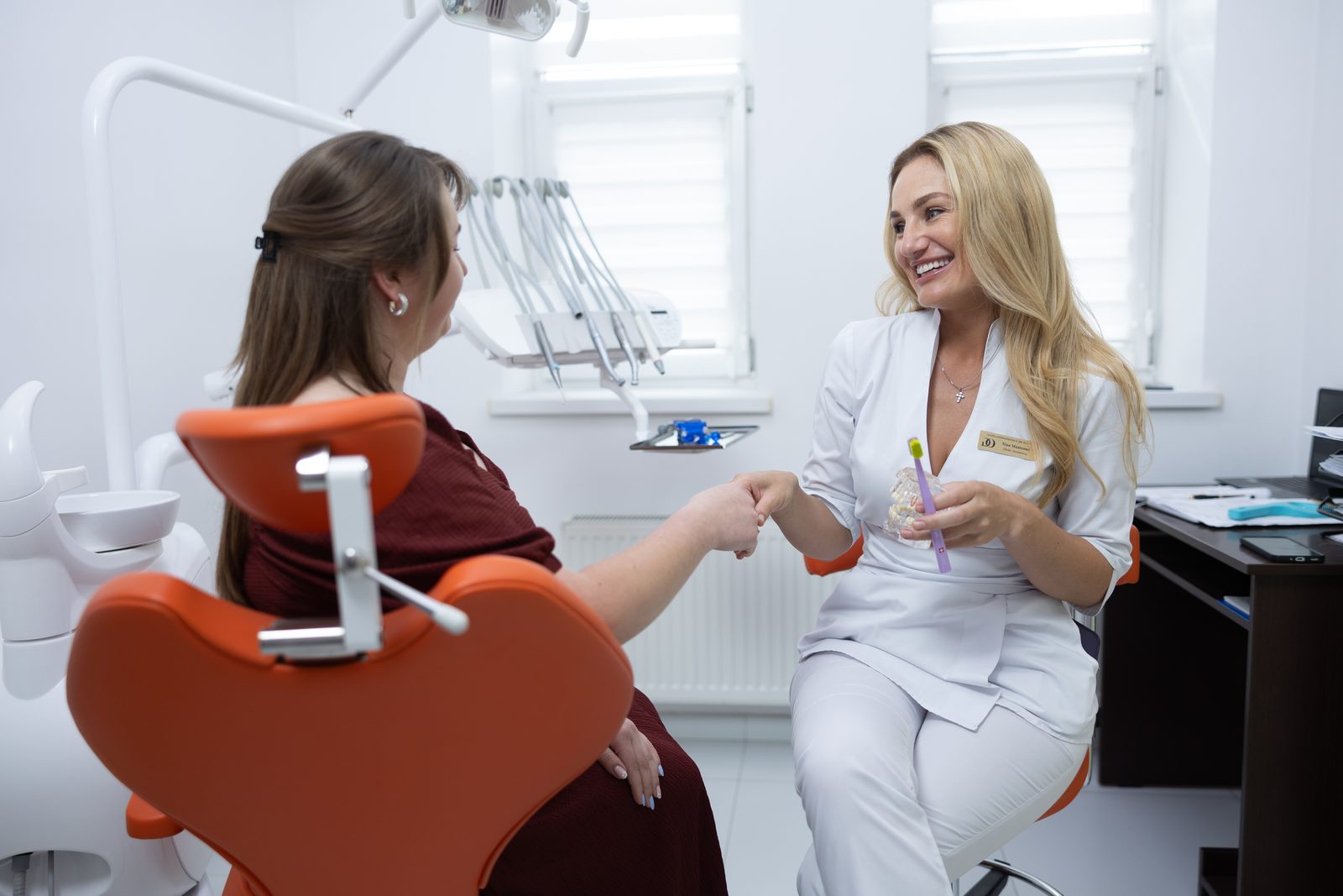 Ședință de profilaxie dentară la clinica Dr Olga